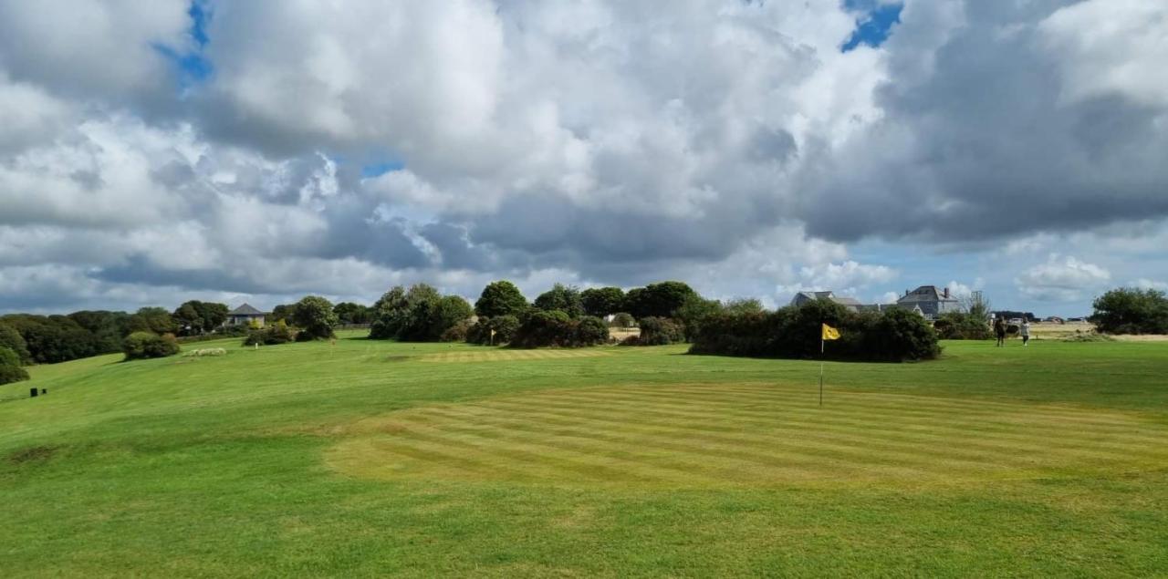 Bushwood-Beautifully Fitted Wooden Lodge Helston Cornwall ภายนอก รูปภาพ